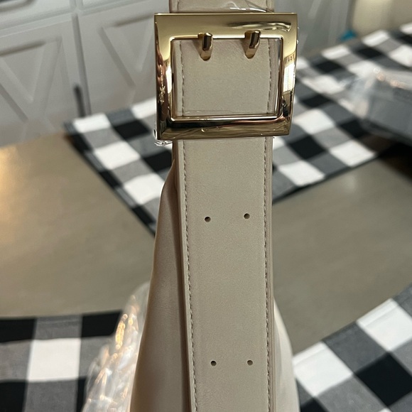 Universal Thread Purse - Picture 4 of 4